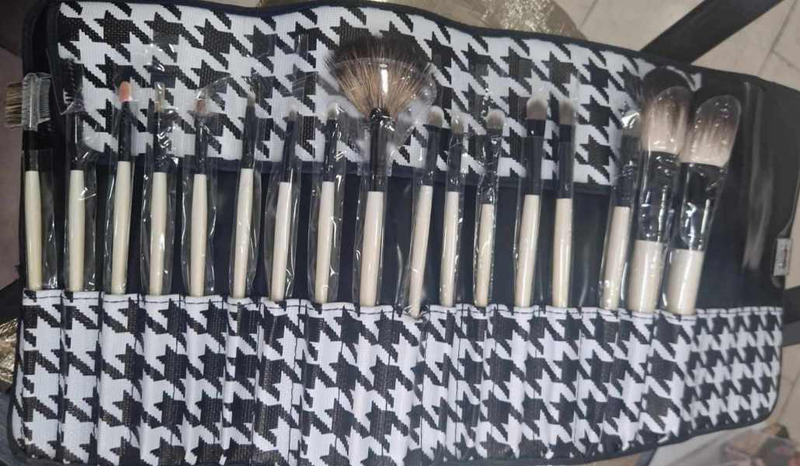 Makeup brushes set image number null