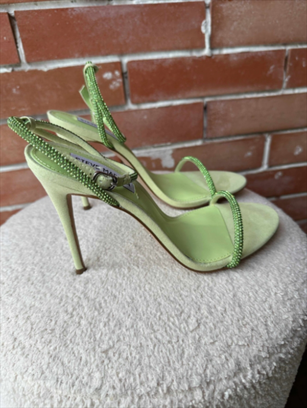 Breslin sandal lime image number null