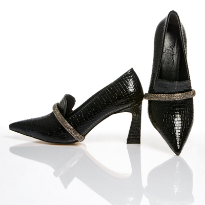 Chic black croc-effect heeled loafers