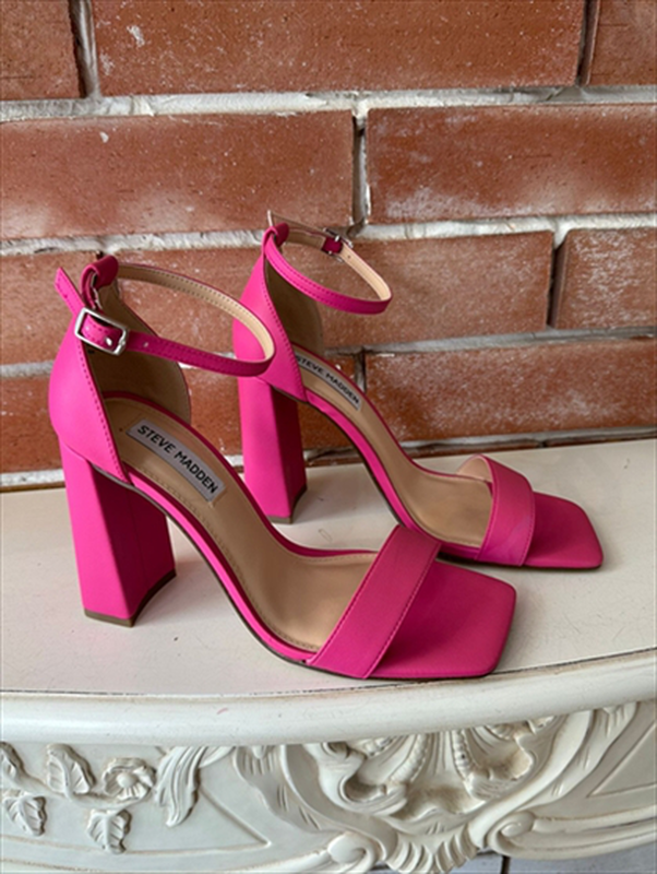 Airy sandals magenta image number null