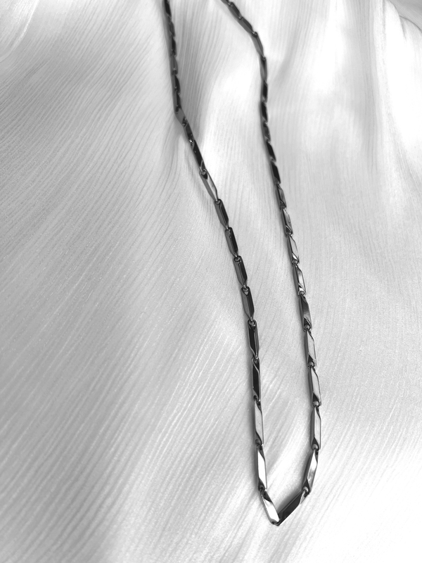 Silver chain, , medium image number null