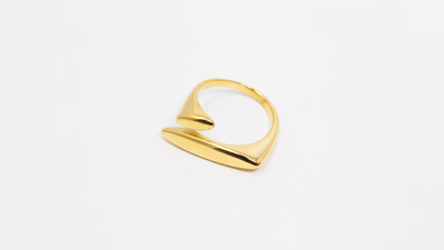 Geometrical ring gold