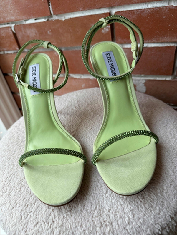 Breslin sandal lime image number null