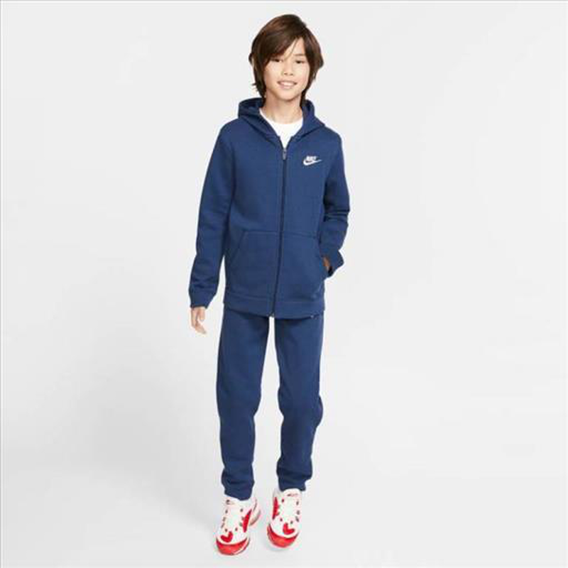 Nike sportswear image number null